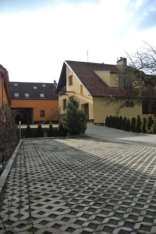 Penzion U řeky Vojkovice  Exterior foto