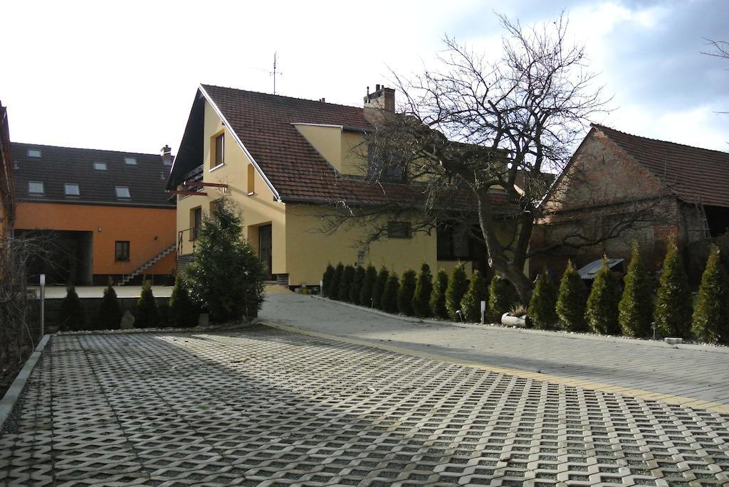 Penzion U řeky Vojkovice  Exterior foto