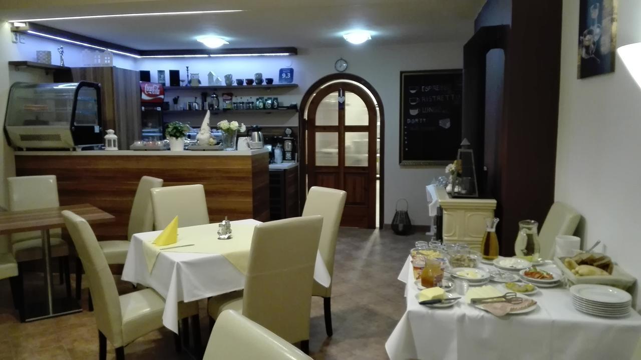 Penzion U řeky Vojkovice  Exterior foto
